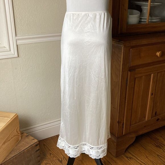 Vintage Movie Star Ivory Lace Maxi Half Slip Size Small USA 🇺🇸 Made - Picture 3 of 13